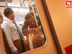 เย็ดวัยรุ่นนมใหญ่ นักเรียนสาวนมโต เธอโดนเรียงคิวจับเย็ดบนรถไฟฟ้า
